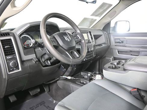 Used 2018 RAM 2500 Tradesman w/ Chrome Appearance Group image 23