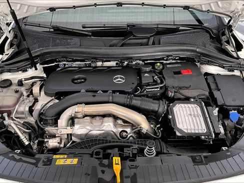 Used 2025 Mercedes-Benz GLA 250 image 32