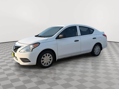 Used 2015 Nissan Versa S Plus FWD image 4