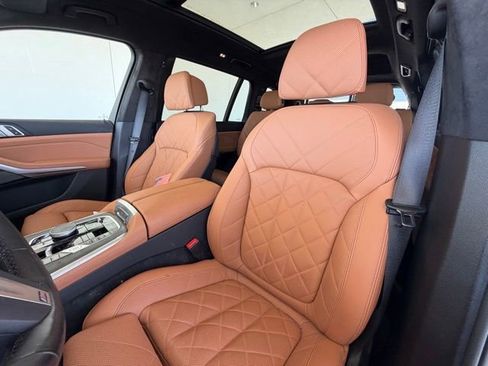 Used 2023 BMW X7 xDrive40i w/ M Sport Package AWD/4WD image 22