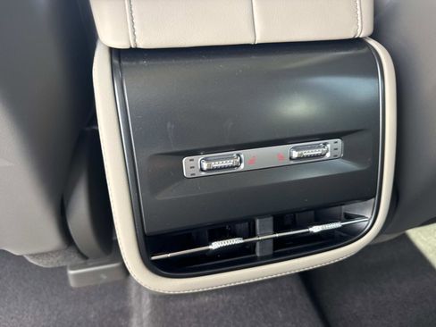 Used 2025 Lincoln Nautilus Reserve image 15