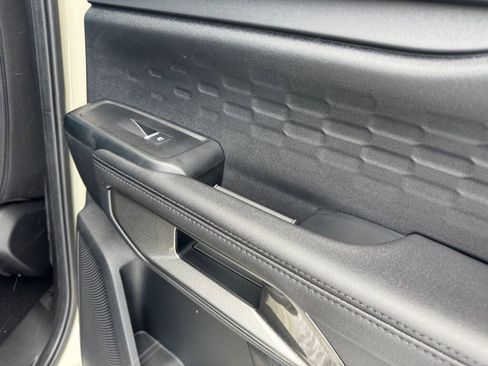 New 2025 Ford Ranger XLT w/ Equipment Group 301A High image 18