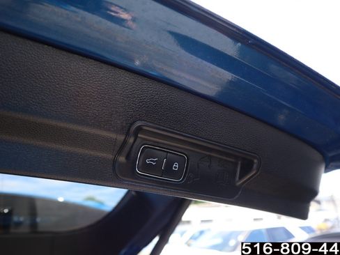 Used 2022 Ford Explorer XLT w/ Equipment Group 202A AWD/4WD image 28