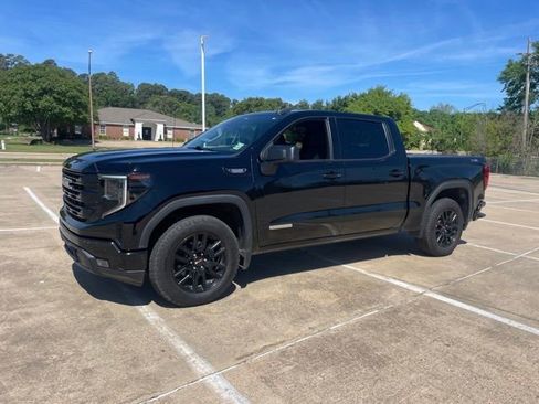 Used 2022 GMC Sierra 1500 Elevation w/ X31 Off-Road Package AWD/4WD image 1