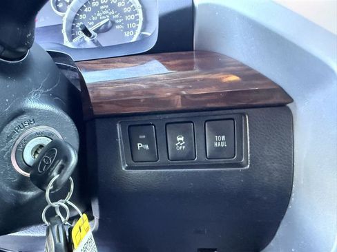 Used 2014 Toyota Tundra Limited w/ Limited Premium Package image 37