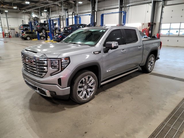Used 2024 GMC Sierra 1500 Denali w/ Denali Reserve Package AWD/4WD image 3
