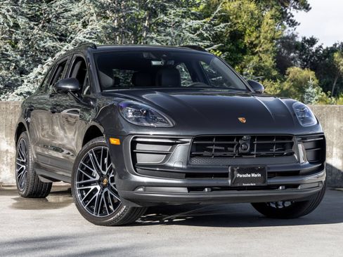 Certified 2026 Porsche Macan AWD/4WD image 6