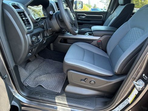 Used 2025 RAM 1500 Big Horn AWD/4WD image 16