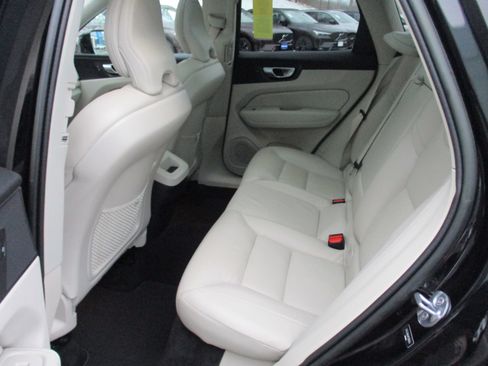 Certified 2023 Volvo XC60 B5 Plus w/ Climate Package image 13