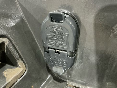 Used 2022 Ford F250 XL w/ Power Equipment Group image 19