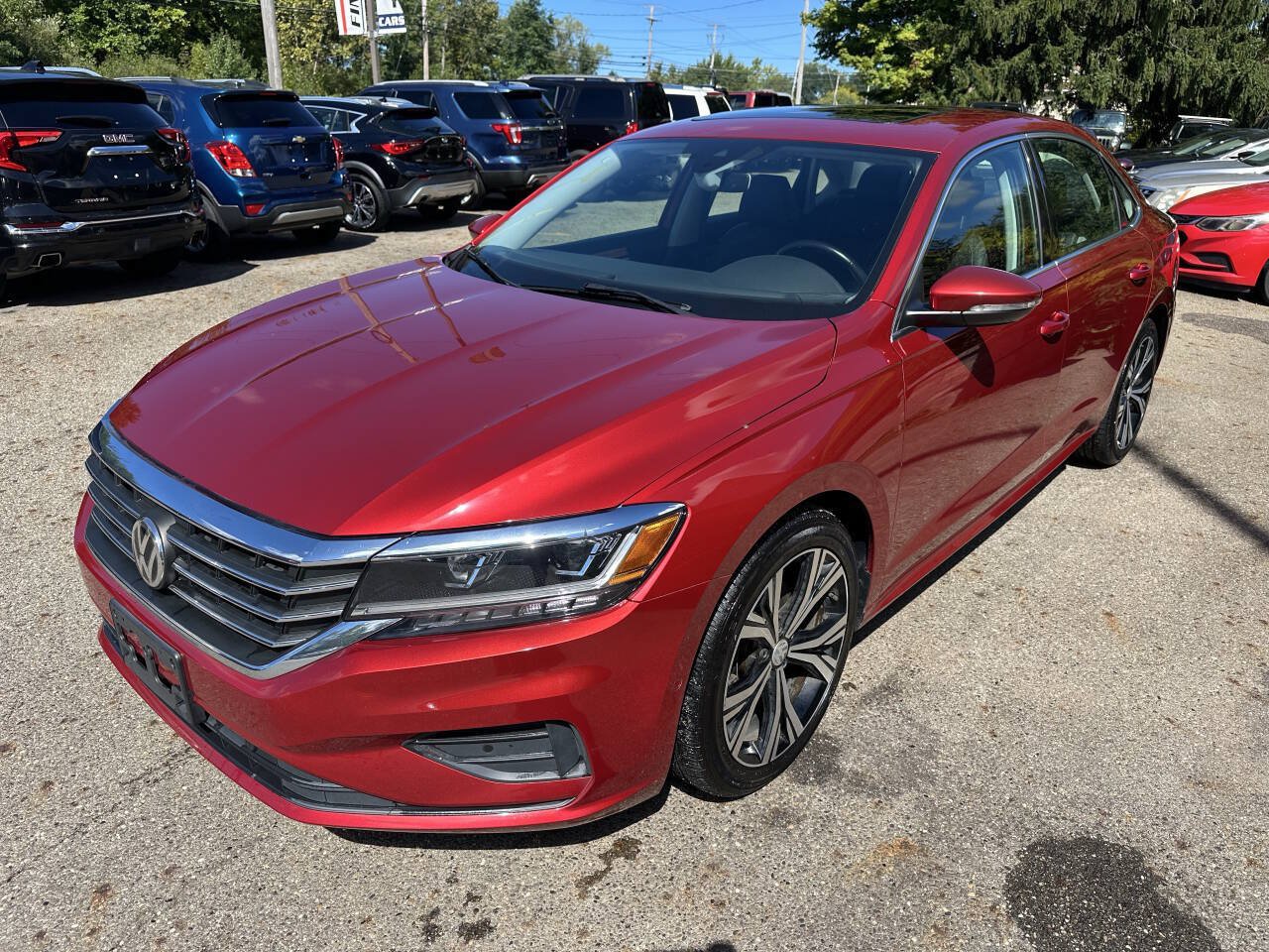 Used 2020 Volkswagen Passat 2.0T SEL FWD image 2