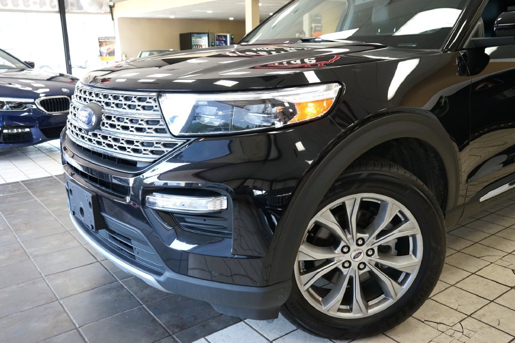 Used 2023 Ford Explorer Limited w/ Equipment Group 301A AWD/4WD image 23