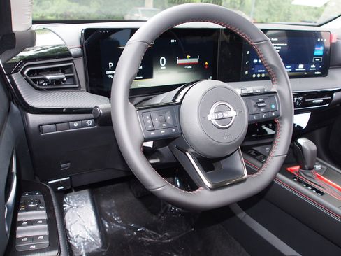 Used 2026 Nissan Kicks SR image 14