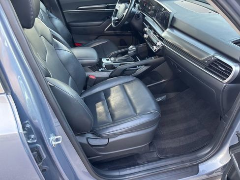 Used 2025 Kia Telluride S FWD image 56