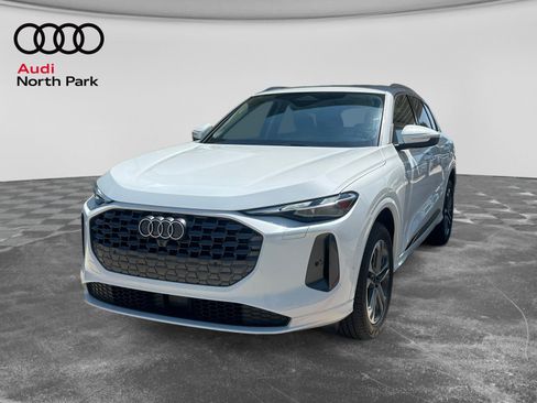 Used 2025 Audi Q5 Premium w/ Convenience Package AWD/4WD image 1