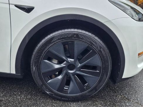 Used 2024 Tesla Model Y Long Range image 17