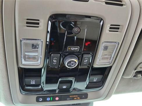 Used 2025 Cadillac Escalade ESV Premium Luxury Platinum image 60