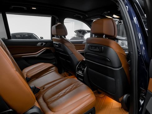 Used 2022 BMW X7 M50i w/ Executive Package image 40