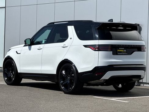 Used 2025 Land Rover Discovery Dynamic SE AWD/4WD image 3