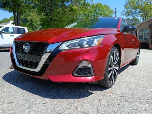 Used 2022 Nissan Altima 2.5 SR image 2