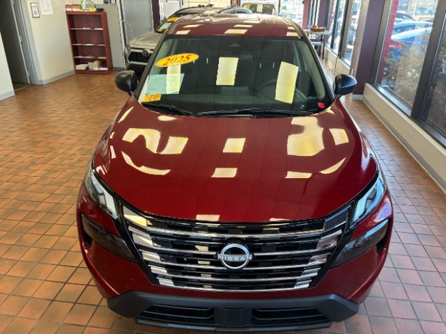 Used 2025 Nissan Rogue S FWD image 6