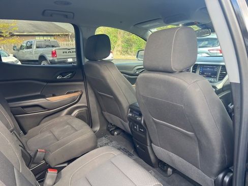 Used 2023 GMC Acadia SLE w/ Driver Convenience Package image 14