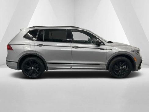 Used 2024 Volkswagen Tiguan SE R-Line image 8