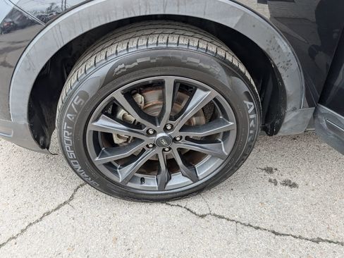 Used 2019 Ford Explorer XLT w/ Equipment Group 202A image 25