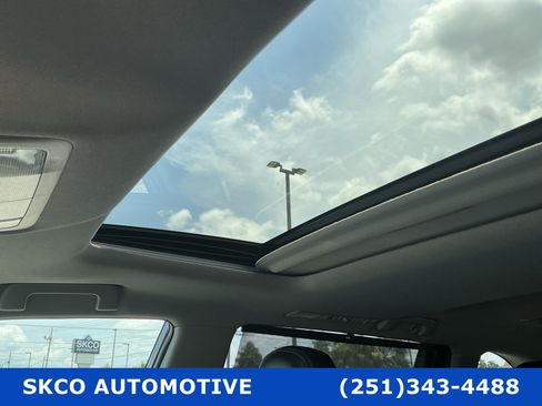 Used 2019 Toyota Highlander XLE FWD image 26