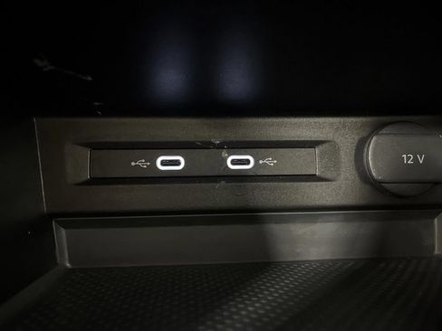 Used 2020 Volkswagen Tiguan S image 20