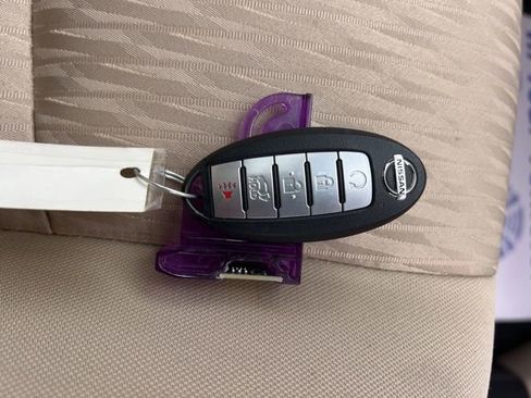 Used 2020 Nissan Rogue SV w/ Sun & Sound Touring Package image 40