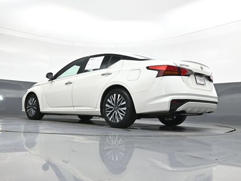 Used 2023 Nissan Altima 2.5 SV FWD image 46