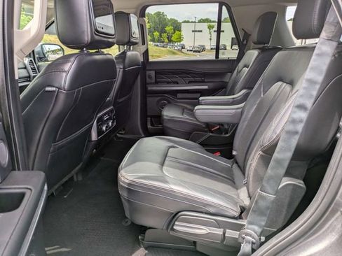 Used 2019 Ford Expedition Platinum RWD image 16