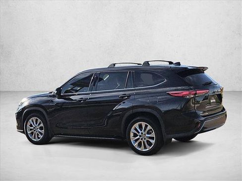 Used 2020 Toyota Highlander Limited FWD image 8