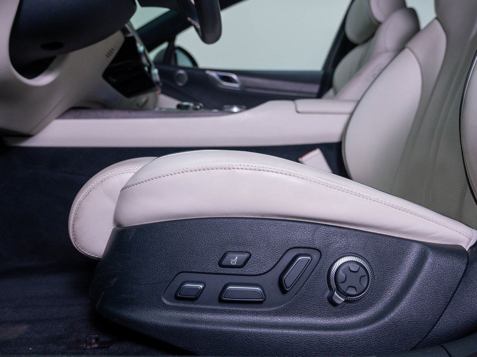Used 2023 Genesis Electrified G80 AWD/4WD image 18