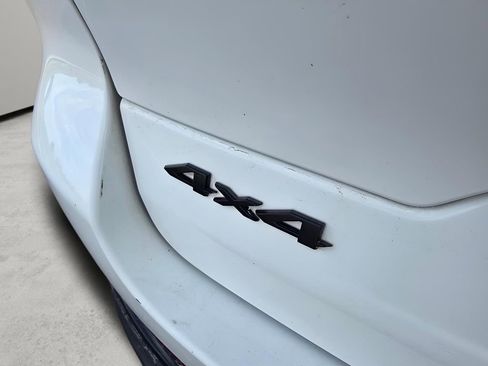 Used 2024 Jeep Grand Cherokee Altitude image 9