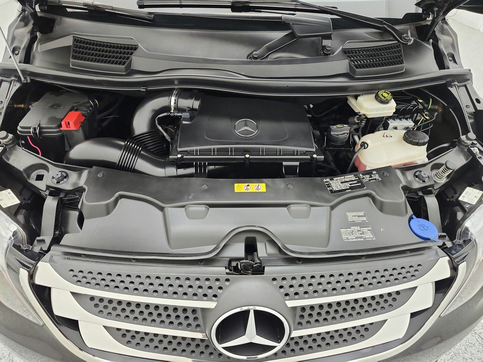 Used 2018 Mercedes-Benz Metris Passenger image 16