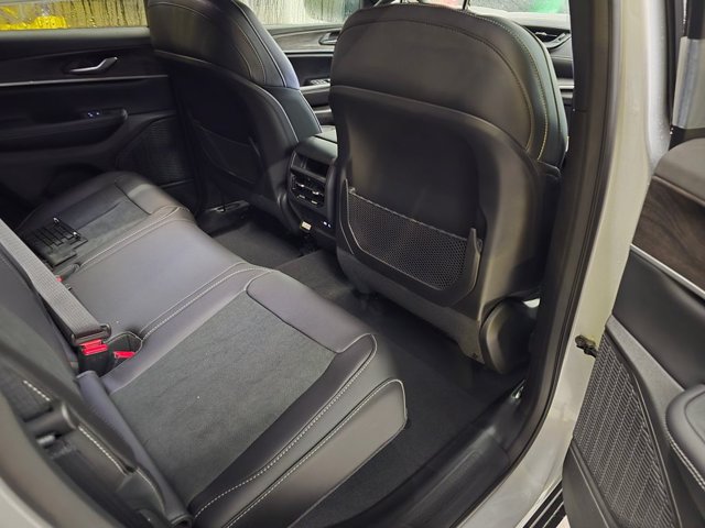 New 2026 Jeep Grand Cherokee Altitude AWD/4WD image 29