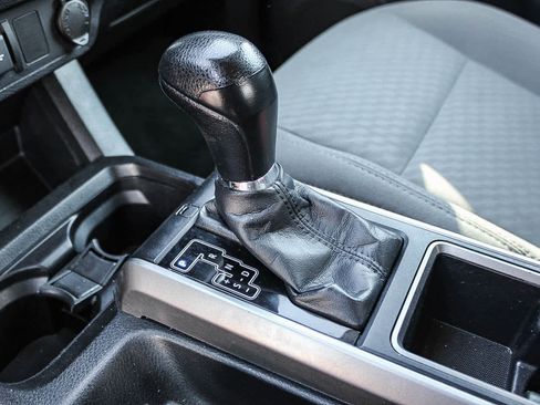 Used 2020 Toyota Tacoma SR5 w/ Technology Package AWD/4WD image 19