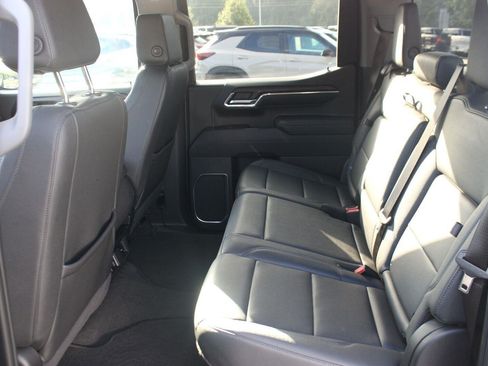 Used 2025 GMC Sierra 1500 SLT AWD/4WD image 35