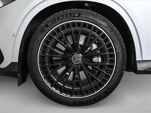 Used 2024 Mercedes-Benz GLC 43 AMG 4MATIC image 26