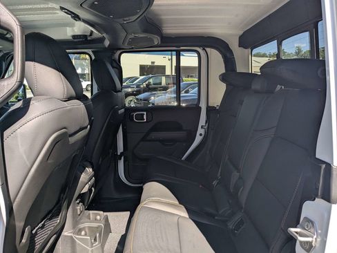New 2026 Jeep Gladiator Sport AWD/4WD image 14