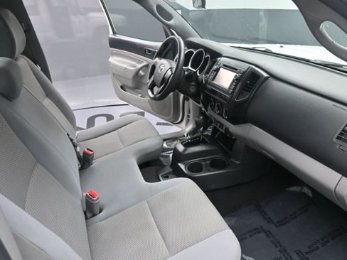 Used 2013 Toyota Tacoma 2WD Regular Cab image 19
