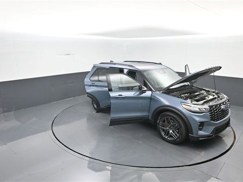 New 2026 Ford Explorer ST w/ Sun And Sound Package image 32