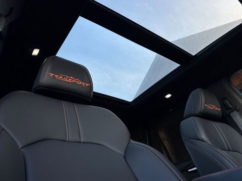 Used 2025 Honda Pilot TrailSport image 20