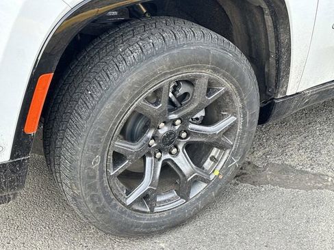 New 2026 Jeep Grand Wagoneer Limited w/ Premium Group II image 7