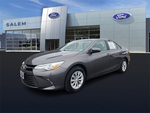 Used 2017 Toyota Camry LE image 6
