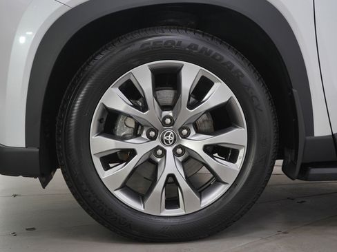 Used 2024 Toyota Grand Highlander Limited image 28