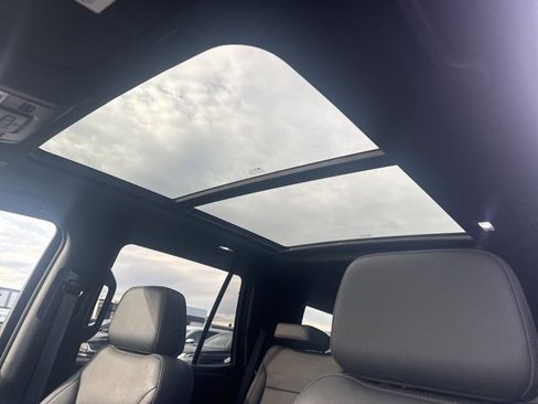 Used 2021 Chevrolet Tahoe Z71 image 12