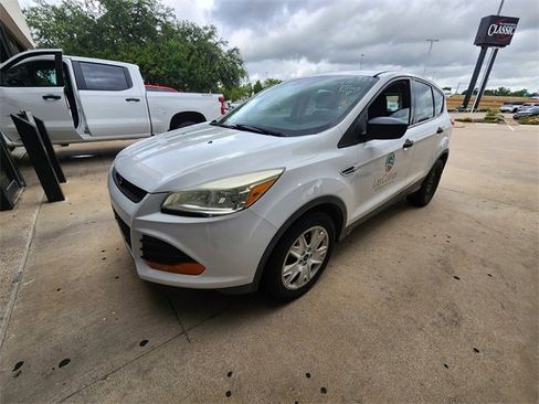 Used 2015 Ford Escape S FWD image 3